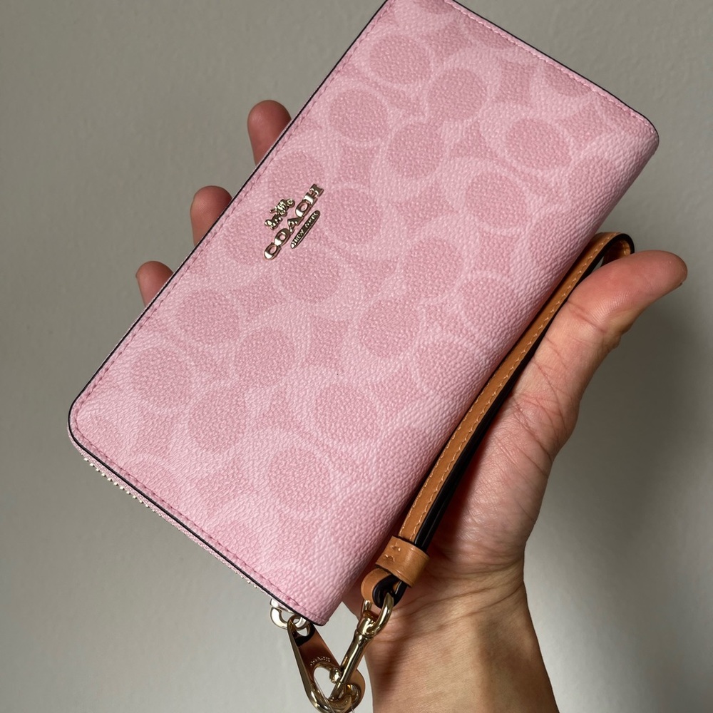 Coach Long Zip Around Wallet In Signature Canvas🎈🎈